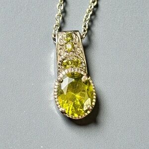 Luminous Australian Sapphire Pendant Necklace